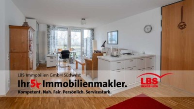 3-Zimmer-Wohnung mit Panoramablick, Balkon & TG-Stellplatz – Ihr Platz zum Wohlfühlen!