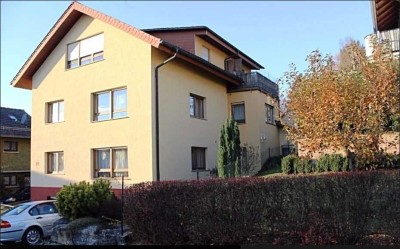 Helle 3-Zimmer DG Wohnung mit Balkon - 95qm