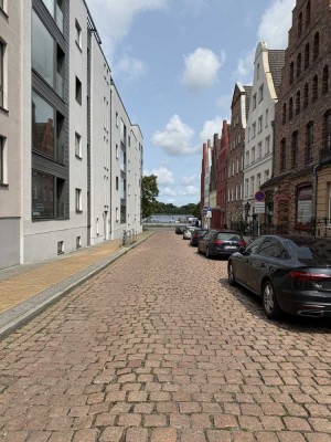 Exklusive, modernisierte 3-Zimmer-Hochparterre-Wohnung mit geh. Innenausstattung mit Balkon