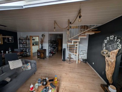 Modernisierte Maisonette Wohnung mit drei Zimmern und EBK in Hockenheim