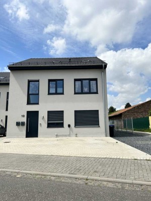 Ideale Kapitalanlage/Chice moderne Erdgeschosswohnung  mit Terrasse und Garten; PKW-Stellplatz