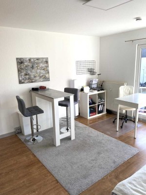 Helles 1-Zimmer Apartment mit Einbauküche und Balkon