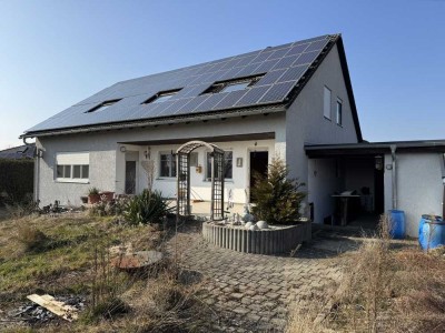 Zweifamilienwohnhaus in Ortsrandlage mit Hesselbergblick