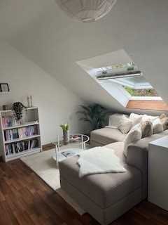 Attraktive 2-ZKB Dachgeschosswohnung