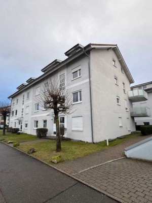 Top gepflegte 2 Zi.- Whg. mit EBK einem großen Balkon sowie Duplexgarage in Herrenberg, WM ca.1.000€