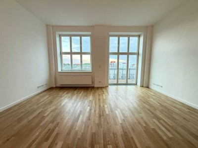 Luxuriöses 3-Zi.-Loft mit Balkon im 2. OG in Berlin Lichterfelde