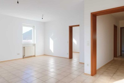 Freundliche, helle 4-Zimmer-DG-Wohnung in ruhiger Lage in 67466, Lambrecht