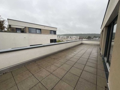 Traumhafte 4-Zimmer-Dachgeschosswohnung mit umlaufender Terrasse