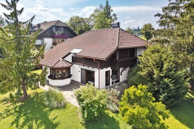 Schön klassisch!Landhausvilla mit MONDSEEBLICK!