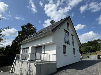 Moderne 3-Zimmer-Wohnung in Siegburg Kaldauen zur Miete mit Balkon und Garten