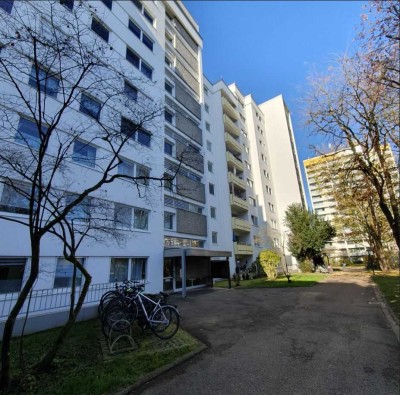 SCHÖN Immobilien:  Wittelsbacher Höfe - gemütliche  2-Zi-Whg mit Küche und Süd-Balkon