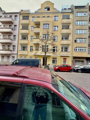 Bezugsfreie und ruhige 2-Zi. AB-Wohnung im 4. OG mit Sonnenbalkon nahe Schillerpark und Humboldthain