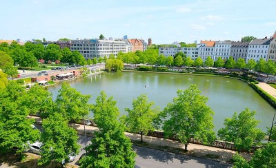 PLATZLAGE & SEEBLICK + EINZIGARTIG IN MITTE + BALKON + LIFT + GARTEN + EBK + TIEFGARAGE