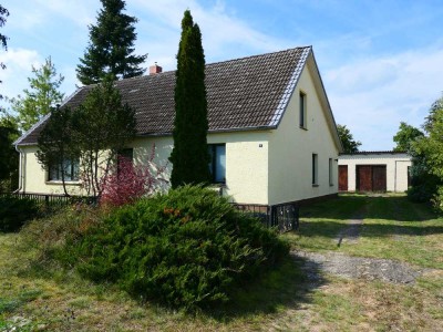 Wohnen wo andere Urlaub machen: Ruhig gelegenes 7-Zimmer-Haus in der Meckler Seenplatte