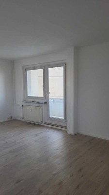 Renovierte Singlewohnung zum kleinen Preis! 1 -Raumw. + Balkon