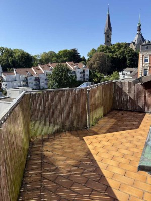Über den Dächern inmitten der Altstadt von Steele. 3-Zimmer DG Wohnung mit Loggia