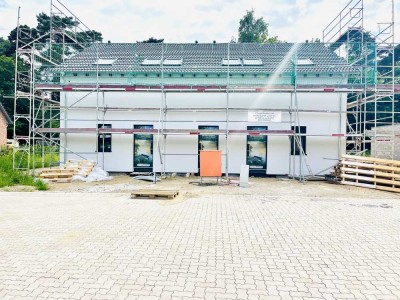KFW 55 Neubau-Erstbezug: Zwei moderne Doppelhaushälften zur Miete in Bissendorf-Wietze