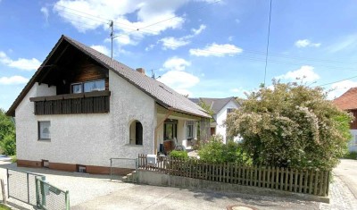 viel Platz für die ganze Familie – schönes großes Haus mit 2 Wohnungen, ruhige Lage im Grünen …