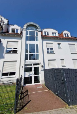 Schöne 3-Zimmer-Wohnung mit Terrasse und Tiefgaragen-Stellplatz