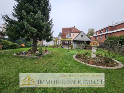 Preis nochmal deutlich gesenkt ! Große Stadtvilla mit viel Platz & Potenzial, sehr großer Garten + d