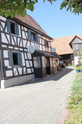 *GROSSES GRUNDSTÜCK mit 2 kl. FACHWERHÄUSERN*