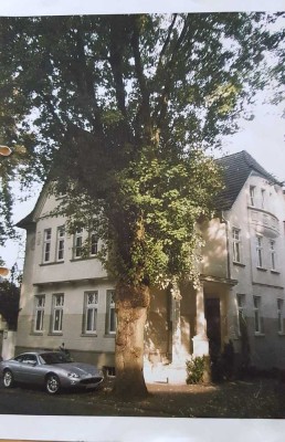 Attika-Wohnung mit 3,5 Zimmern und Balkon in Bottrop Süd-West