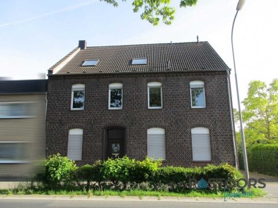 Moderne Wohnung mit Balkon und Garage!