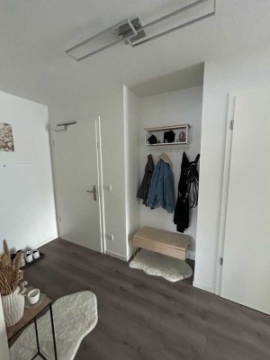 Ansprechende und neuwertige 2-Zimmer-Erdgeschosswohnung mit Balkon und EBK in Ranstadt