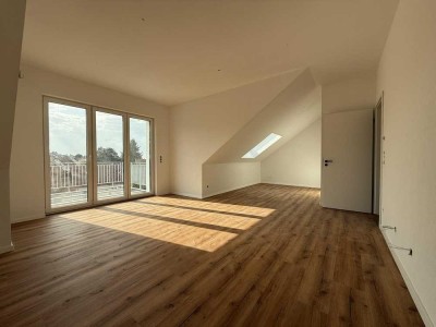 Neubau-Standard! 3-Zi-Wohnung mit Balkon, Küche & Stellplatz