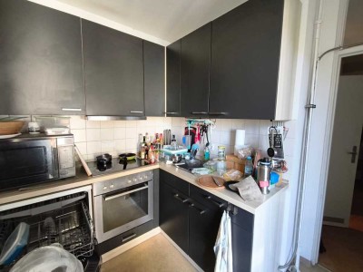 Helle 3-Zimmer-Wohnung mit Balkon im 2. OG in Nürnberg-St. Leonhard, ab 01.11. beziehbar.