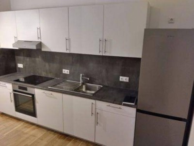 GEIDORF: 3 ZIMMER-Altbau + extra Wohnküche möbliert + Bad mit Dusche/WC + neben der KF-Universität!