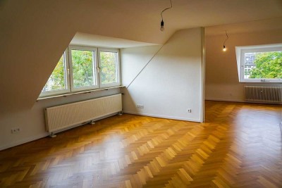 Lichtdurchflutete Dachgeschoss-Einliegerwohnung in Lindenthal