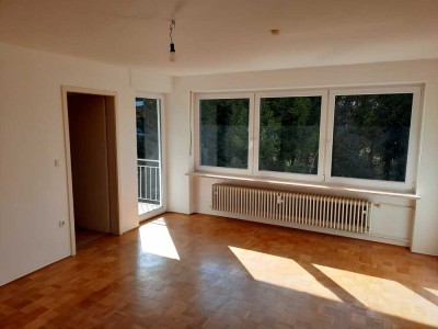 NEU: 3,5-Zi.-Whg. mit Balkon und Garten in 2-Fam.-Haus, Böden neuwertig, Fassade in Kürze NEU