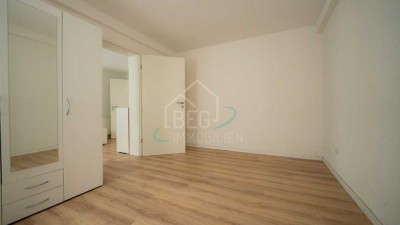 Attraktive Kapitalanlage: Modernes Zweifamilienhaus mit vielseitigem Potenzial