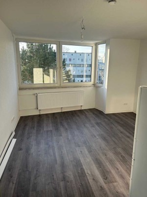 Erstbezug nach Sanierung mit EBK: 3-Zimmer-Maisonette-Wohnung