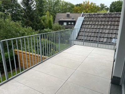 Neuwertige Wohnung mit drei Zimmern und Balkon in Siegburg