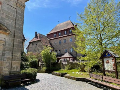 Exklusives Büro mit Wohnung in renoviertem Schloss - 5 Zimmer (bis 35m²), 2 Bäder - zwischen N/FÜ/ER