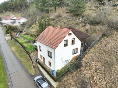 Verwandeln Sie dieses Häuschen in Ihr Paradies: Ruhe, Natur und viel Potenzial