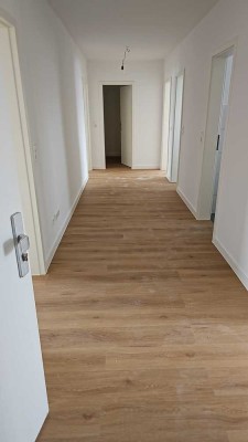 4-Zimmer-Wohnung mit 2 Balkonen in 34560 Fritzlar, Hellenweg 12C, 2. OG links