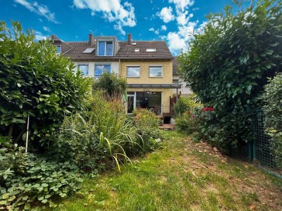 Ihr neues Zuhause in Köln-Lövenich: Familienfreundliches Reihenhaus mit Garten und Garage