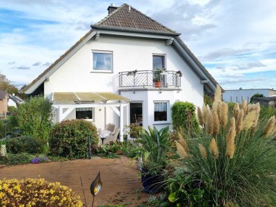 Das perfekte Einfamilienhaus - großer Garten - 2 Carports