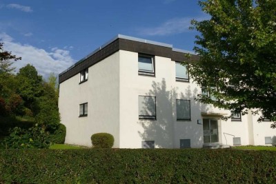 Moderne 3-Zi.-Whg. mit neuem Bad, EBK, sonnigem Balkon und Einzelgarage - sofort frei!
