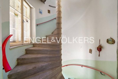 Rohdiamant mit Schlosscharakter beim Bisamberg