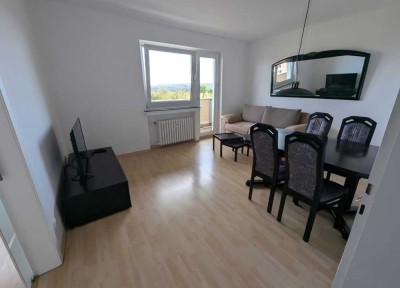 Komplett renovierte & möblierte Wohnung, Panoramablick, WG geeignet