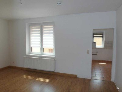 Hübsche Familienwohnung mit Laminatboden und Badewanne * ruhige Lage mit Gartenblick