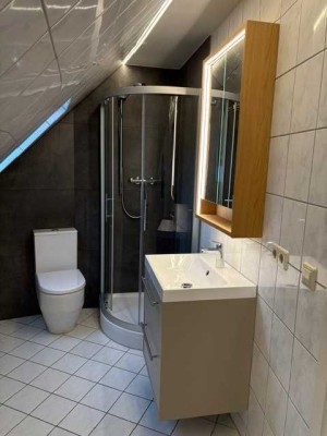 4-Zi-Maisonettewohnung mit Balkon, Parkettboden sowie Einbauküche!