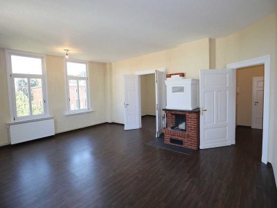 Kaiserzeitunikat, Schlossblick, Panoramakamin, 2 Bäder, Wohnsalon in Tanzsaalgröße, Homeoffice, HWR.