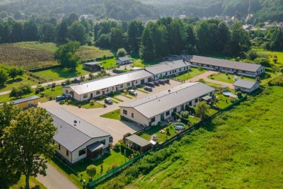 Moderne und werthaltige Kapitalanlage! Zwölf Wohnungen und eine Gewerbeeinheit in Falkenberg