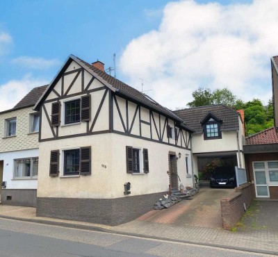 Gepflegtes Einfamilienhaus mit geräumiger Scheune