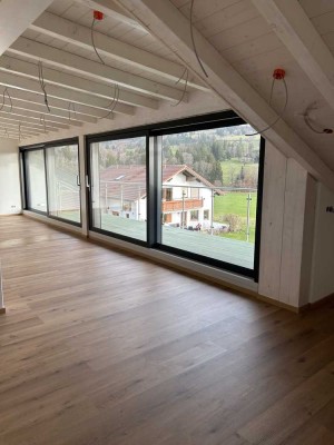 Exklusive Penthousewohnung mit Bergpanoramablick – Erstbezug am Ortsrand von Sulzberg im Allgäu